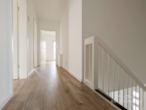 Diele OG - Hochwertig, energieeffizient, familienfreundlich: Ihr neues, modernes Zuhause in der Bitz!
