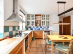 Küche - Wohnhaus mit 4 Parteien-Hof und Weindorf-Atmosphäre