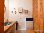 Gäste-WC - Wohnhaus mit 4 Parteien-Hof und Weindorf-Atmosphäre