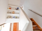 Aufgang ins OG - Wohnhaus mit 4 Parteien-Hof und Weindorf-Atmosphäre
