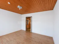 Zimmer 3 (EG)