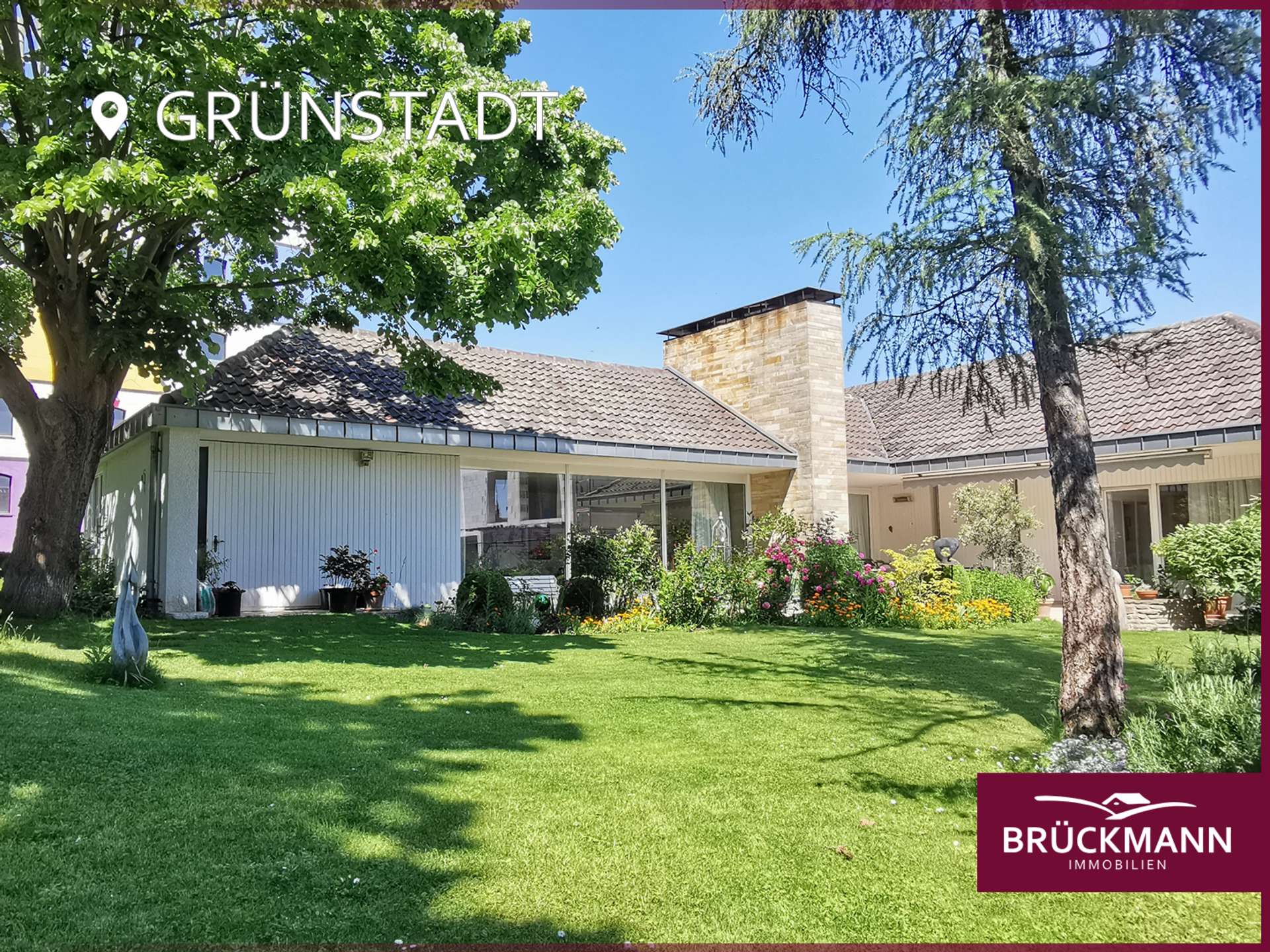 Bauhausstil-Villa mit parkartigem Garten im Herzen der Stadt, 67269 Grünstadt, Villa